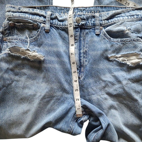 Women's AE Low Rise Baggy Flare Jeans Size 8 *SHORT* Distressed - Picture 8 of 12